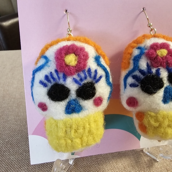 Sugar Skull/Catrina Wool Earrings - Picture 3 of 6